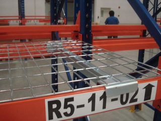 Steel Wire Decking Mesh dengan Racking Pallet Tugas Berat yang Didukung